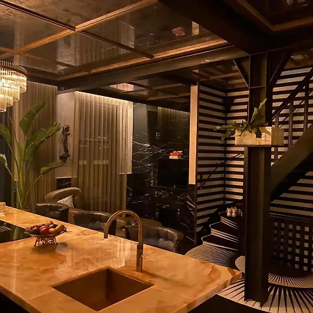 דירה Luxury Location *