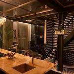 דירה Luxury Location *
