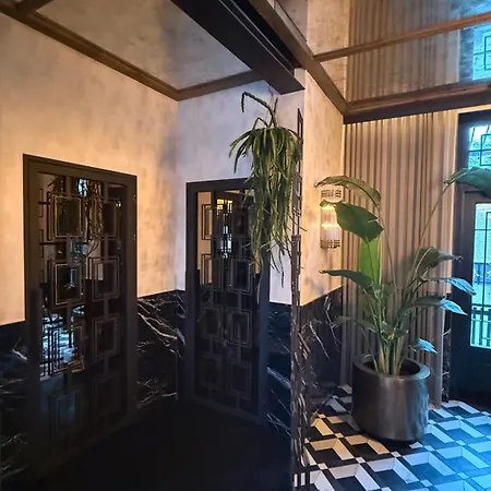 Luxury Location דירה *